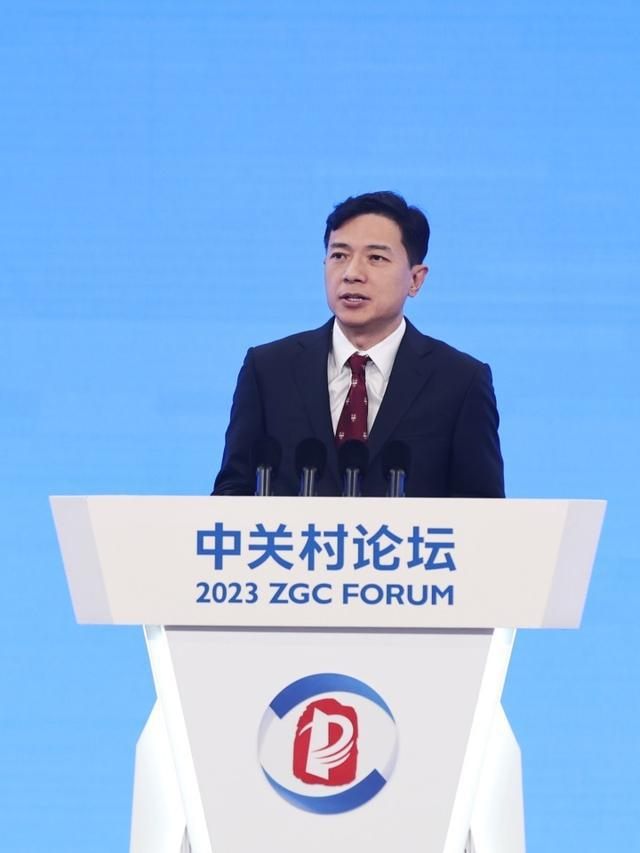李彦宏:大模型即将改变世界 - 第1张 - 皮皮推 李彦宏:大模型即将改变世界 - 第1张